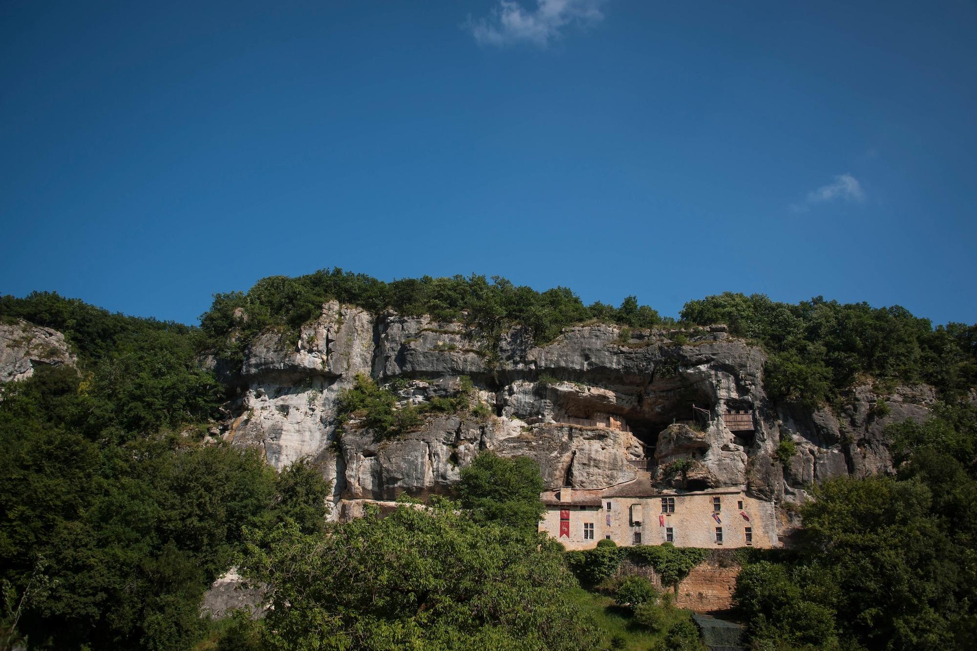 Vacanceole - Residence Le Clos Du Rocher Les Eyzies Exterior photo